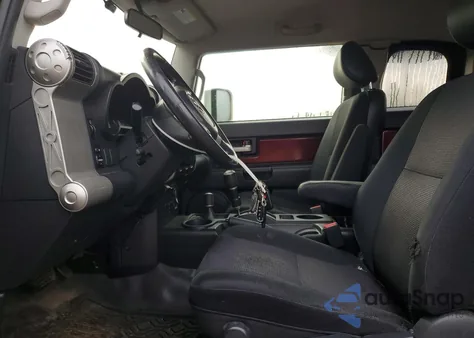 2007 Toyota Fj Cruiser z USA, uszkodzony, nr VIN JTEBU11F670043642